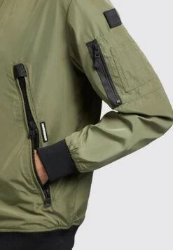 Khujo ASTILE2 - Bomberjacke - Olivgrün -Khujo Verkaufsgeschäft 7f0272f37f694818808aeaa55bb2c546