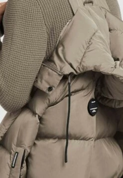 Khujo RAFI - Wintermantel - Taupe 11 Khujo RAFI - Wintermantel - Taupe -Khujo Verkaufsgeschäft 89af28237f2b4d11b7793d8e6e5bda99