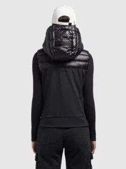 Khujo Damen Weste - FABIA SHINY -Khujo Verkaufsgeschäft Damen Weste FABIA SHINY pdstandard 656970 0003 modelback 1