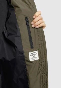 Khujo SOULANI2 - Wintermantel - Khaki Grün -Khujo Verkaufsgeschäft ec093647b82b4fdf8a0cfa13a3bbceea